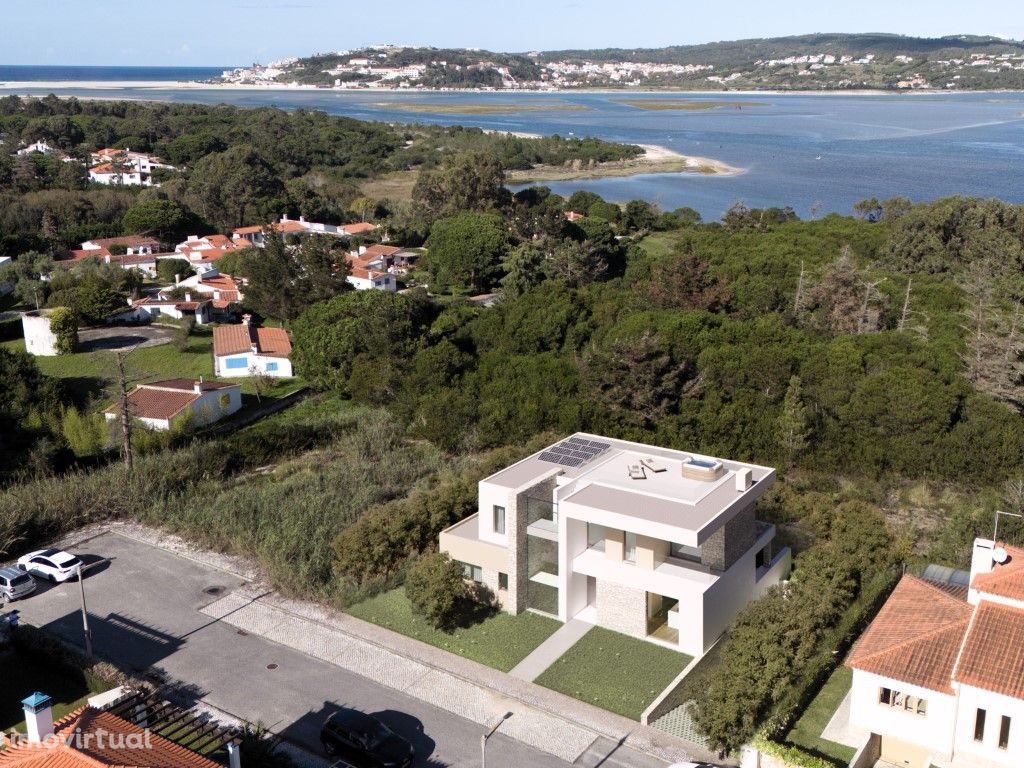 Lote 1ª linha Lagoa de Óbidos com projetos aprovados