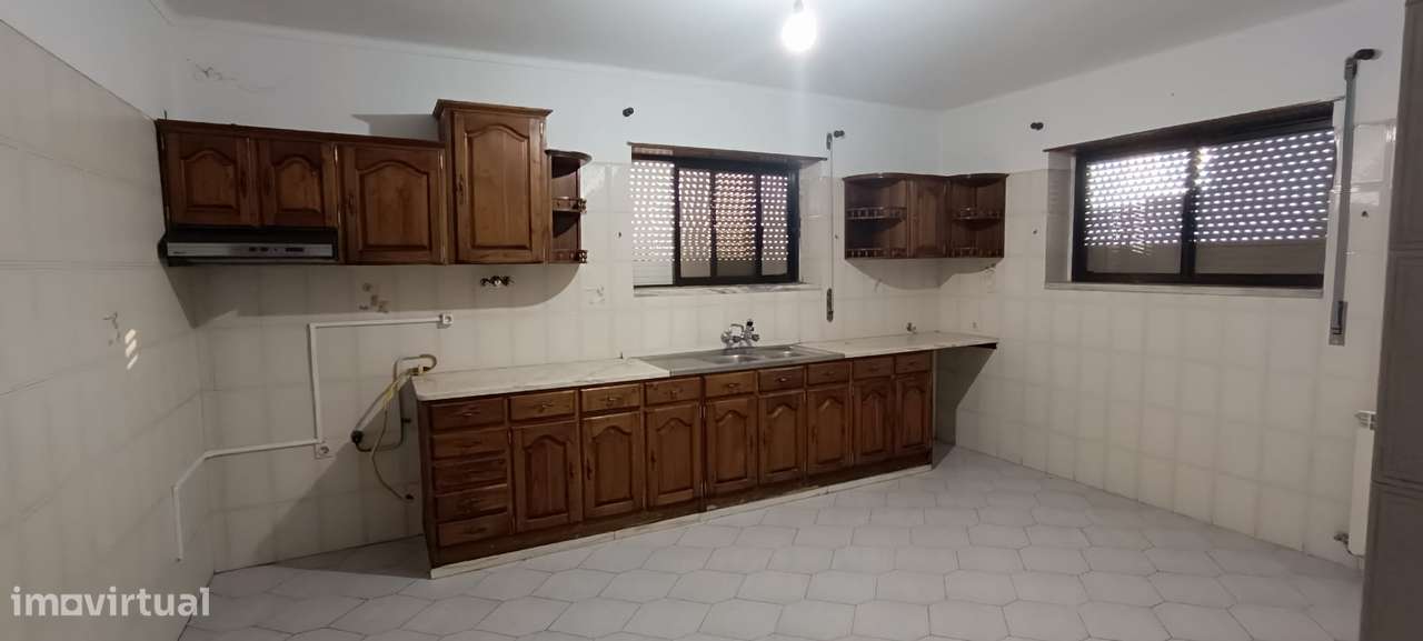 Moradia T6 com Cave, R/Chão e Sótão Aproveitado | A 3 km de Tomar-20