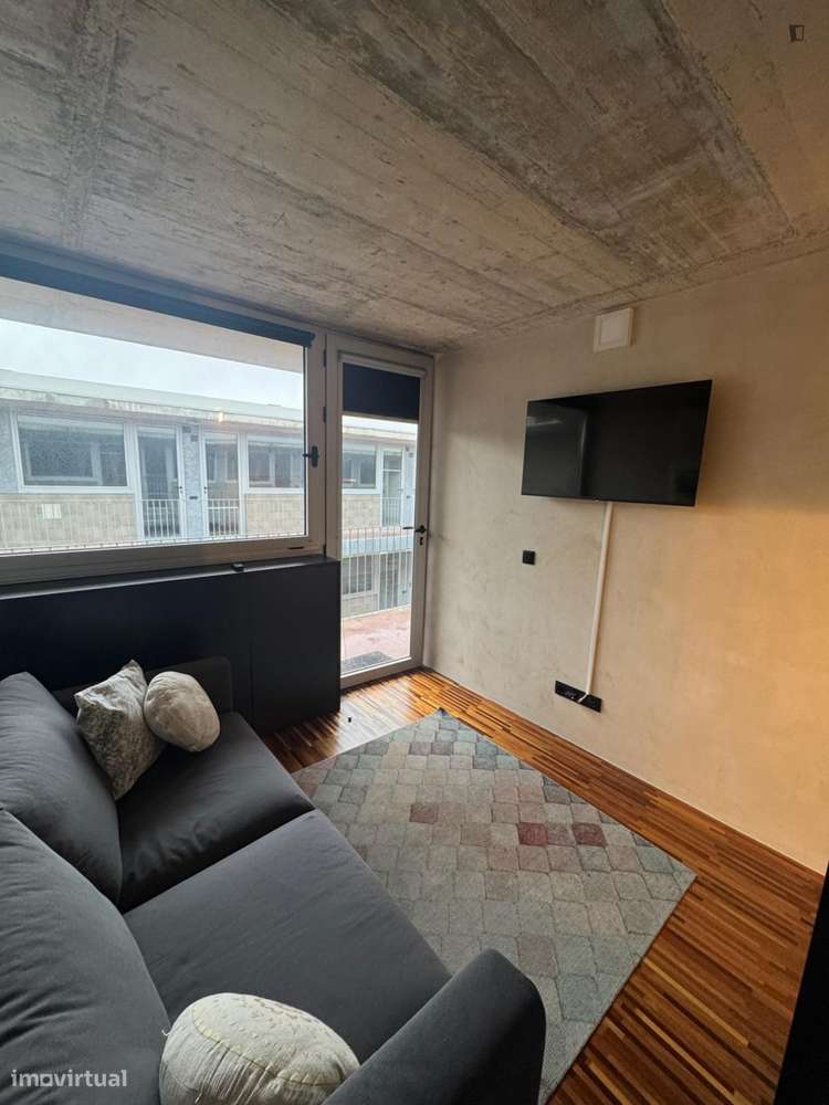Apartamento com 1 quartos - localizado em Paranhos Porto - Grande imagem: 4/25
