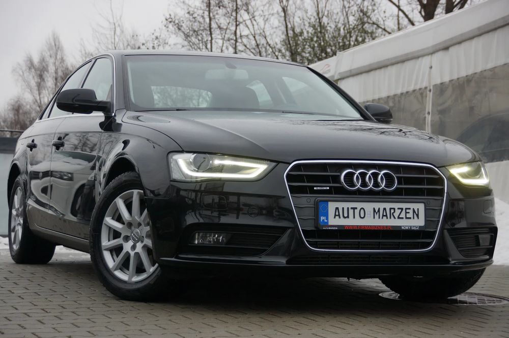 Audi A4 B8 2.0 TDI DPF quattro Attraction 2012