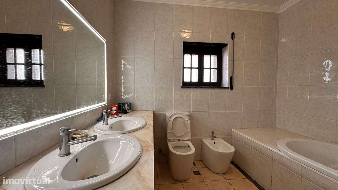 Moradia T5 com Terreno Generoso  - Mafra-40