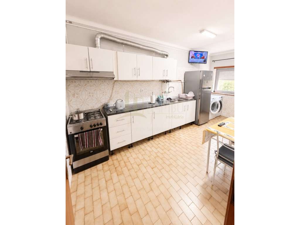 Apartamento T3 no centro de Valença para venda-6