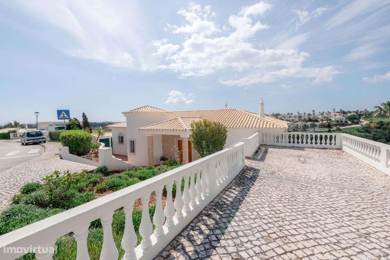 Grande propriedade de golfe com vistas panorâmicas-33