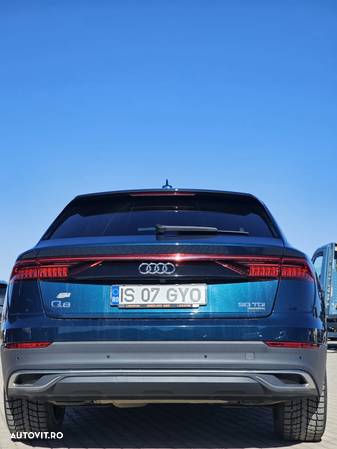 Audi Q8 - 8