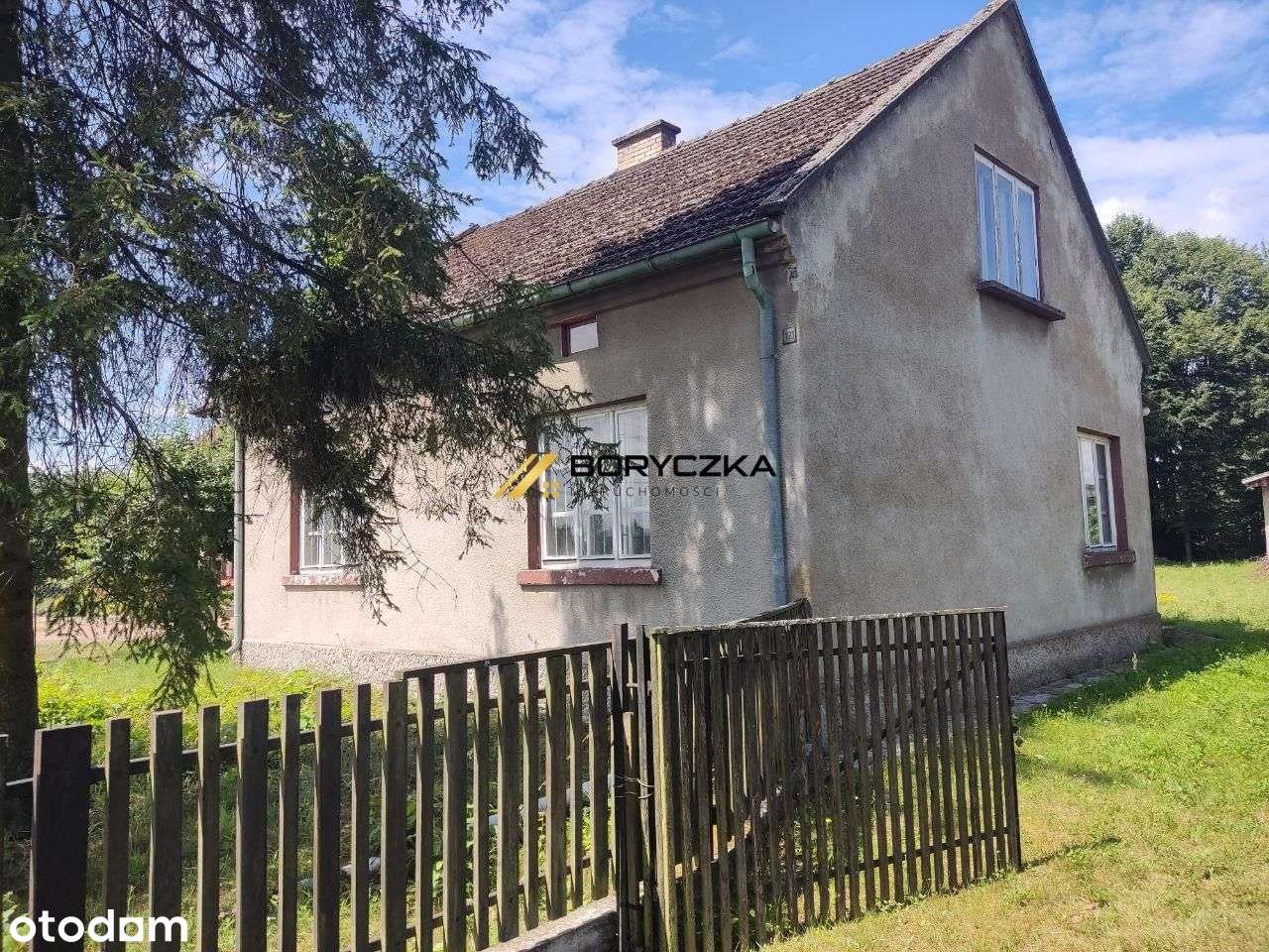 Dom Wał-Ruda, z własnym lasem.