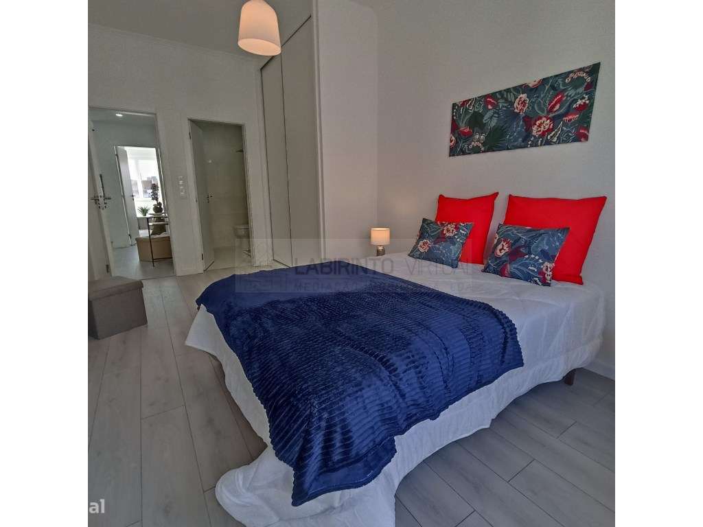 Vende-se magnifico T3 com varanda, em Benfica-6