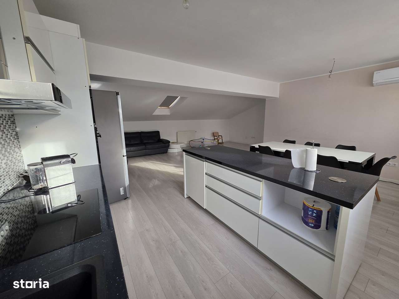 Apartament 4 camere zona Centrala-12