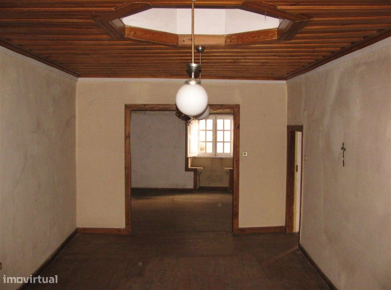 Prédio zona histórica Miranda do Douro-19