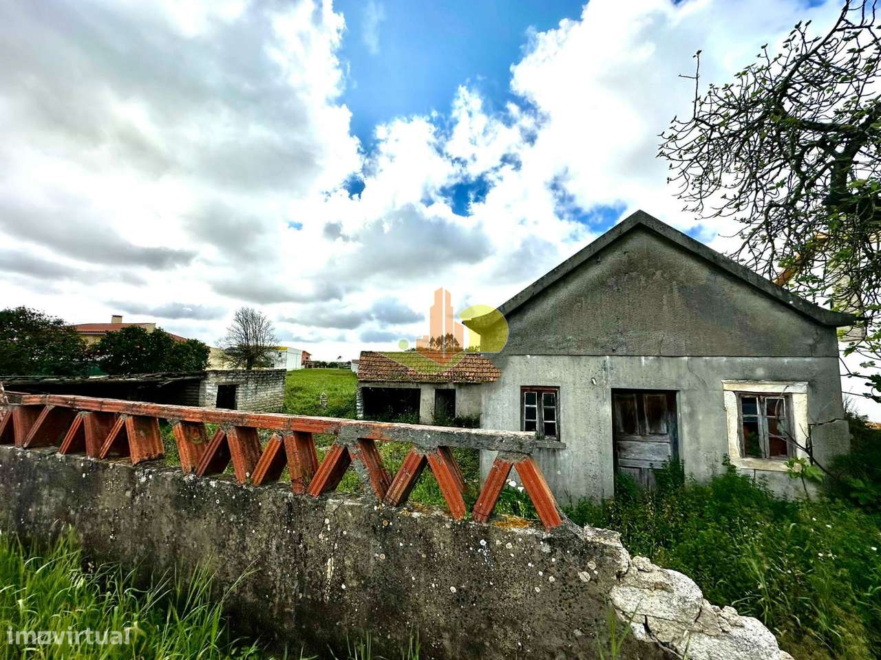 Terreno com 2800m2 - Grande imagem: 1/8