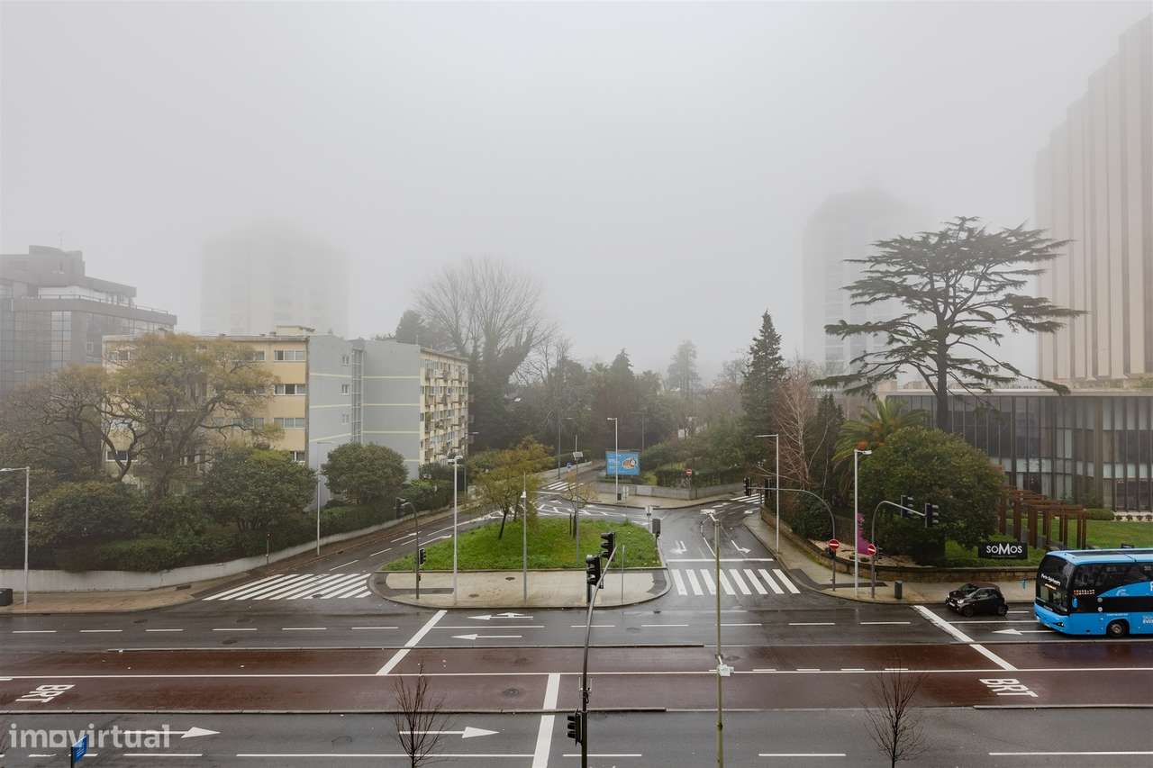 T3 Avenida da Boavista | T3 Garagem e Varanda Lordelo do Ouro Porto-33