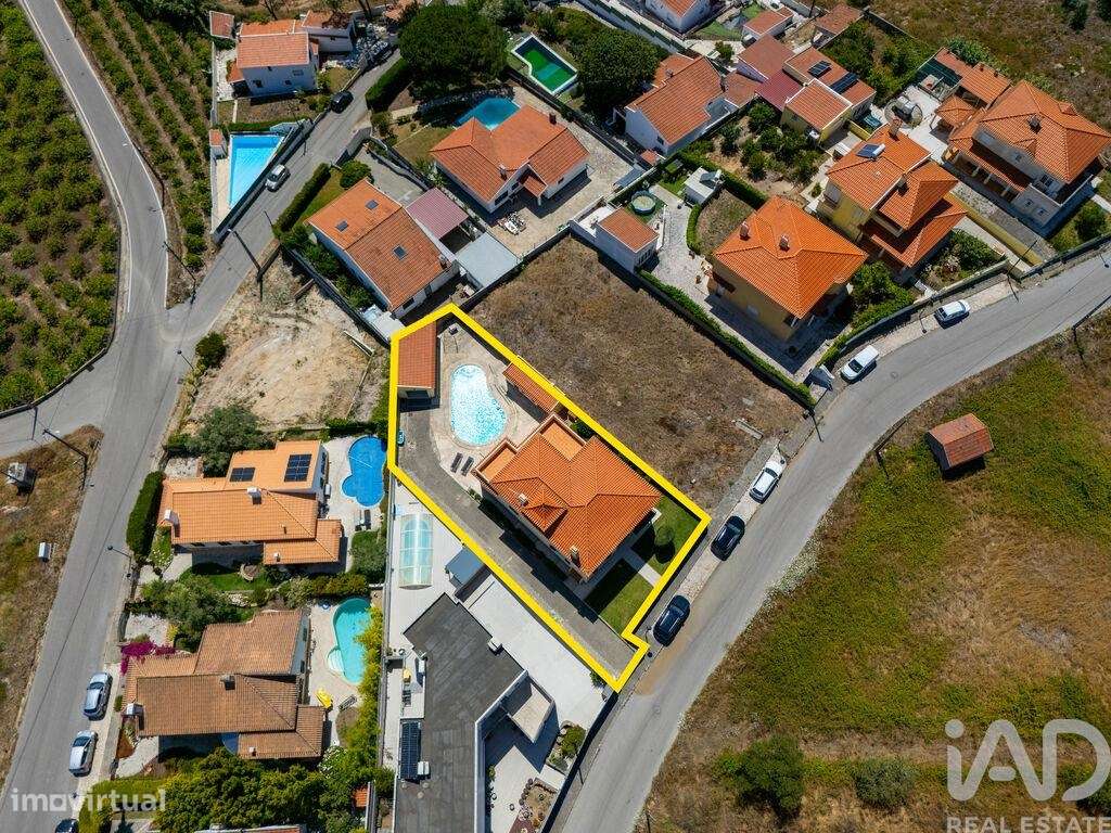 Casa / Villa T4 em Mafra-35
