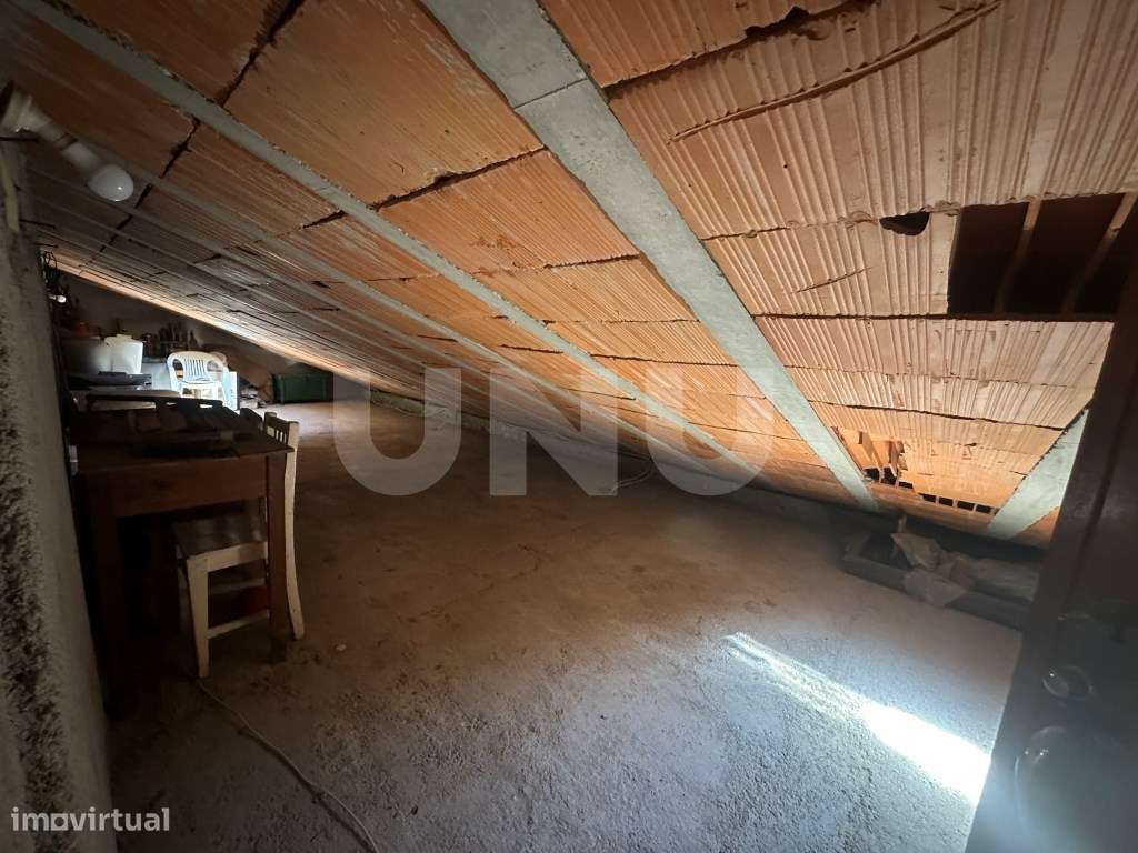 Apartamento T4 com Terraço e Logradouro - Zona Histórica-23