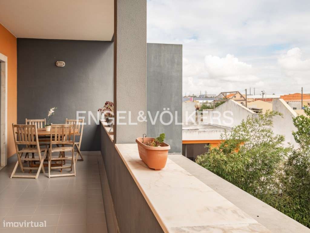Moradia T3 com 3 Suites, Escritório, Jardim Privativo e Garagem | S...-16