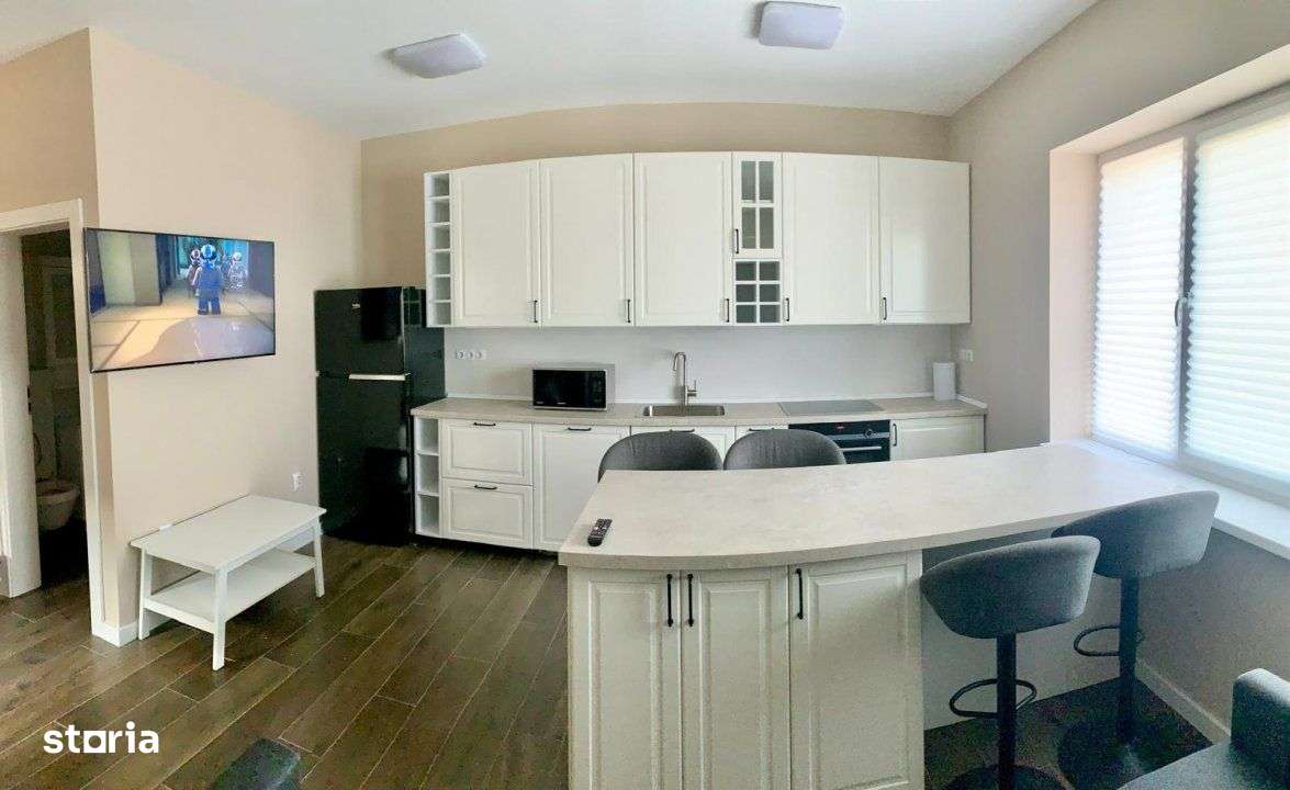 Casa de vanzare, formata din 2 apartamente, P-ta Abator - Imagine principală: 1/17