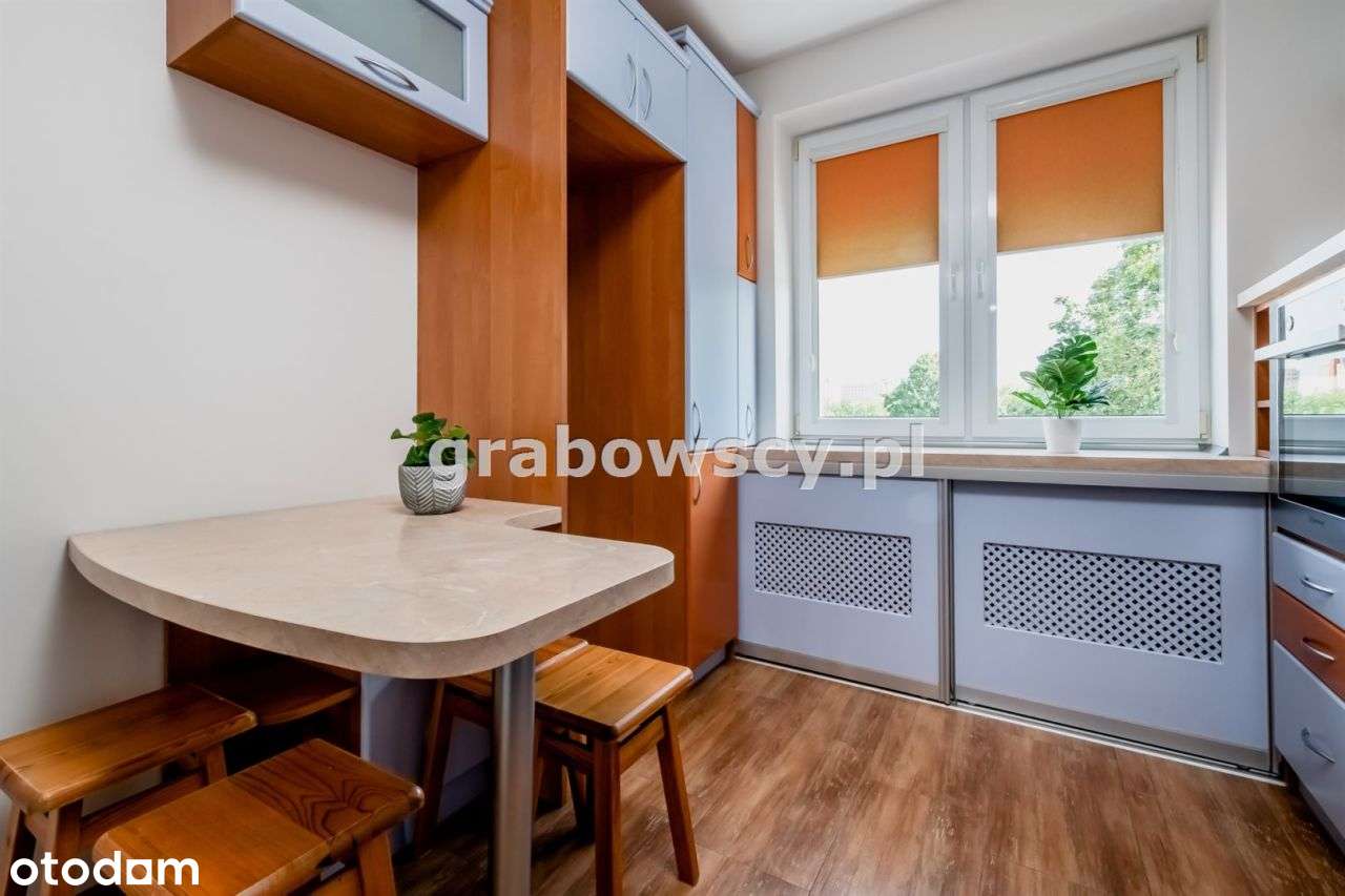 Blisko politechniki / 3 pokoje / cegła!-1