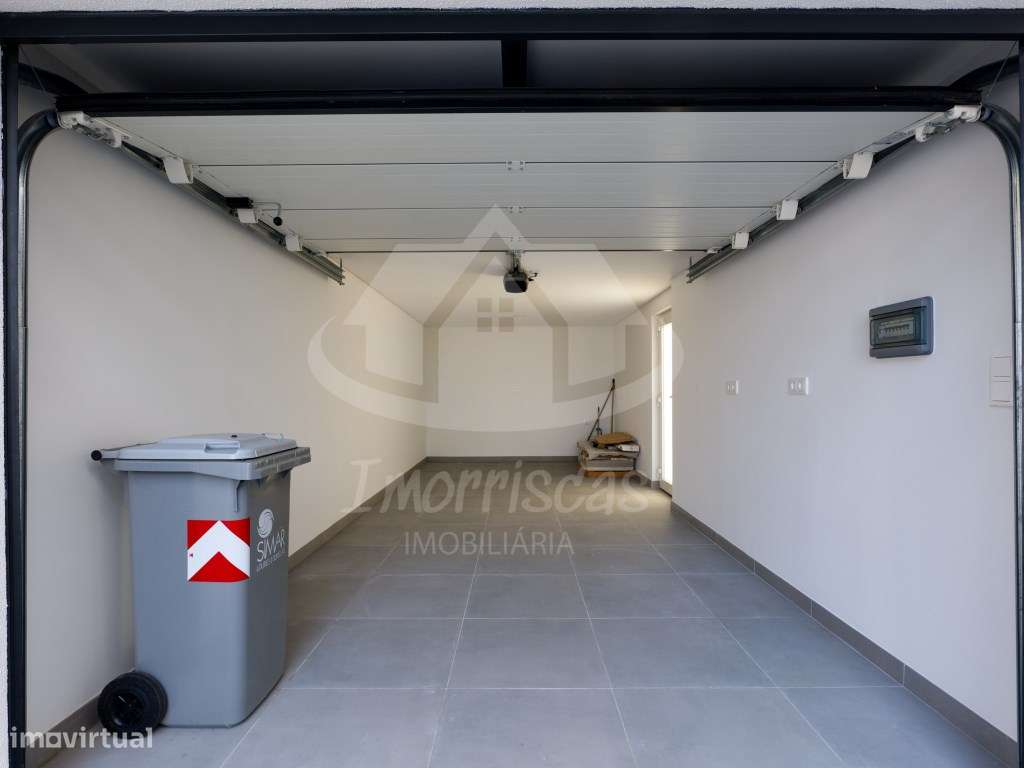 Moradia V4 Nova de Luxo com Rooftop e Vista Rio | Santa Iria de Azóia-17