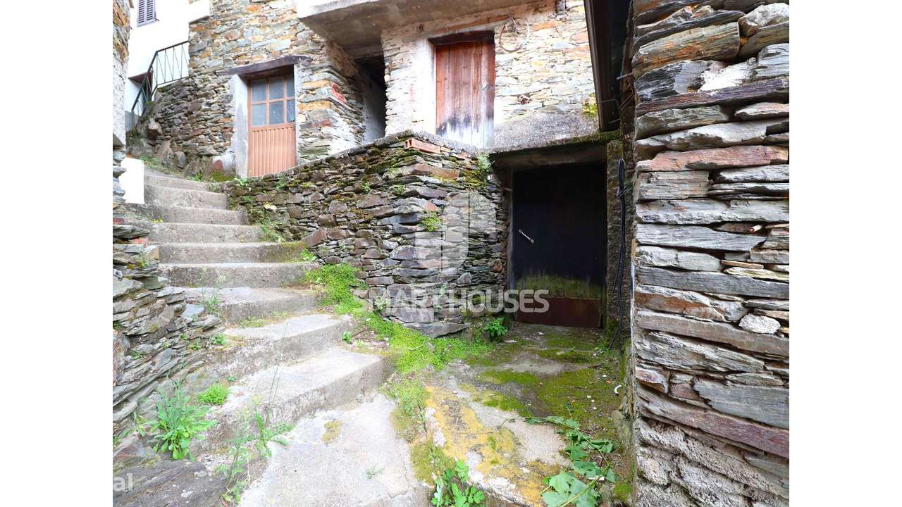 Moradia T1+2 Sorgaçosa c/ terreno-11