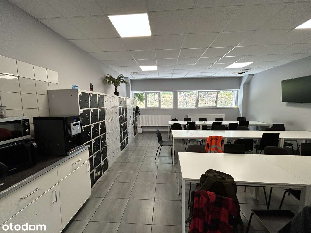 Na sprzedaż- kompleks produkcyjno- magazynowy 2,45 ha-7