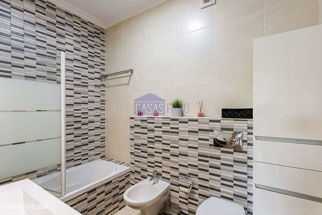 Apartamento T3 semi-novo nos arredores de Olhão na Zona Alta com estac-15