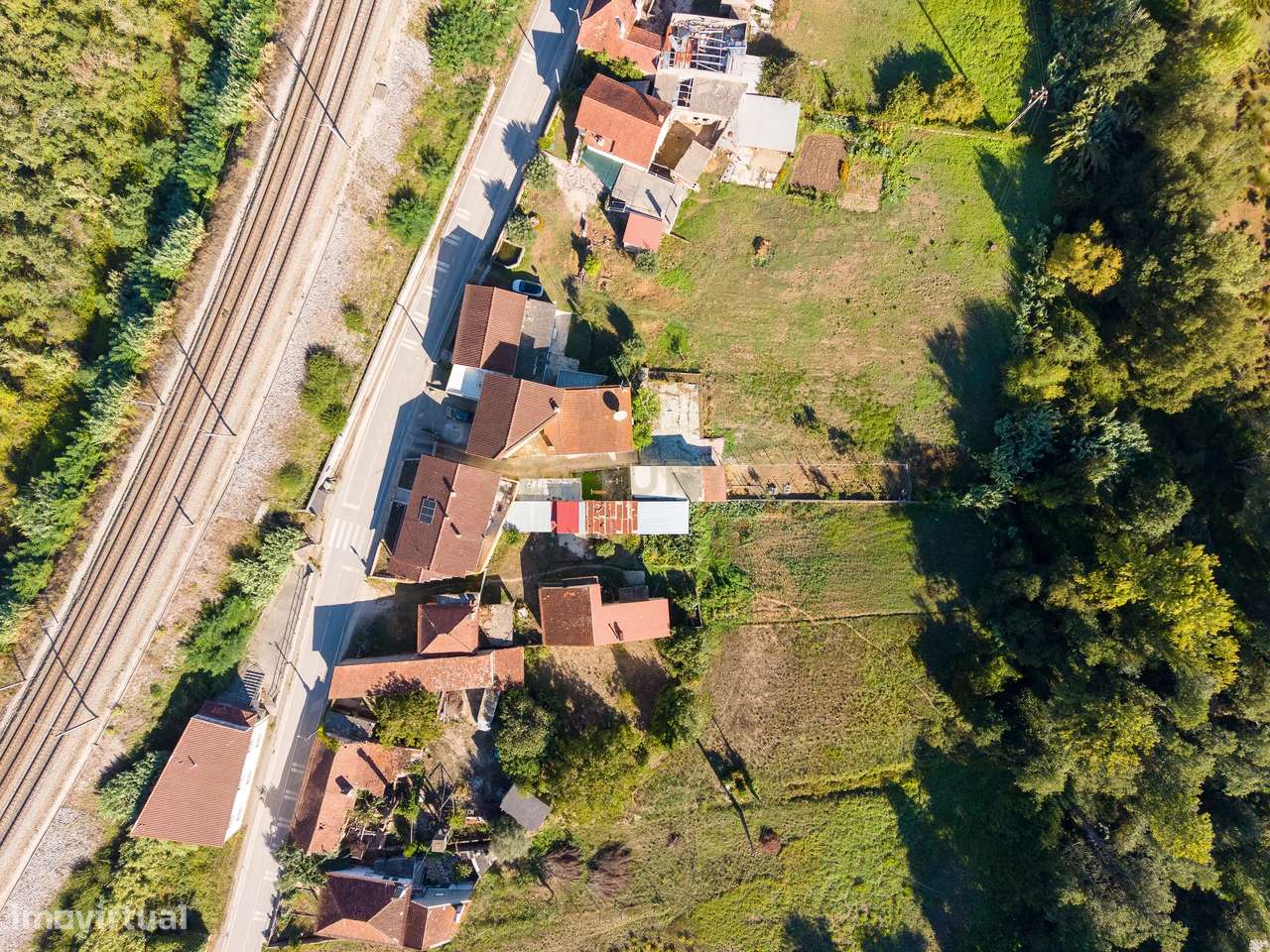 Moradia T5 com Jardim e Vista para o Rio em Venda de São José, Alberga-51