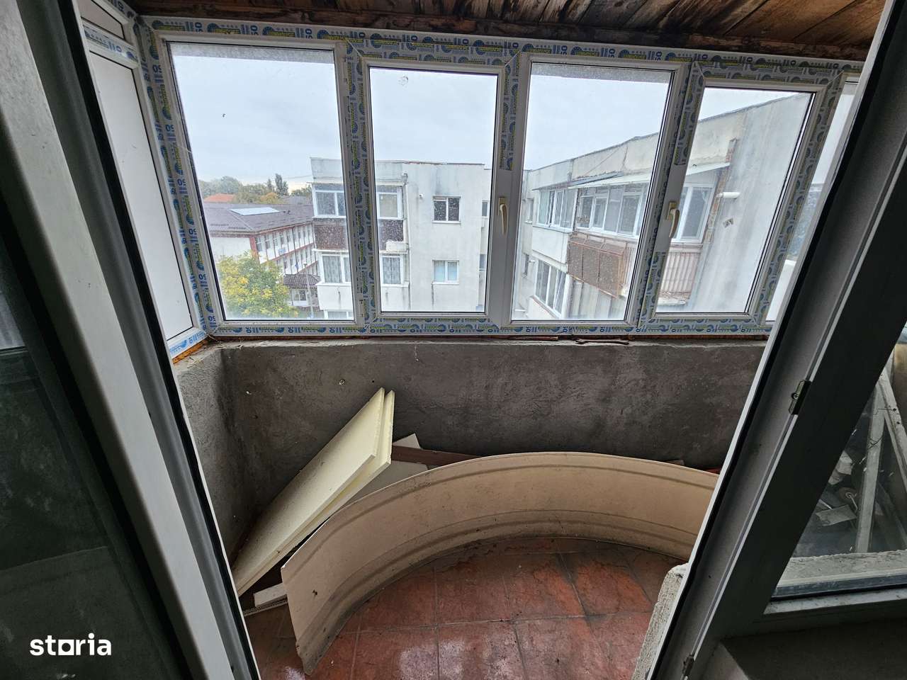 Vand ap cu 4 camere zona Cinema Orizont-2