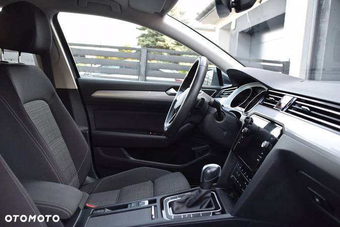 Volkswagen Passat 1.5 TSI EVO Business DSG - 31