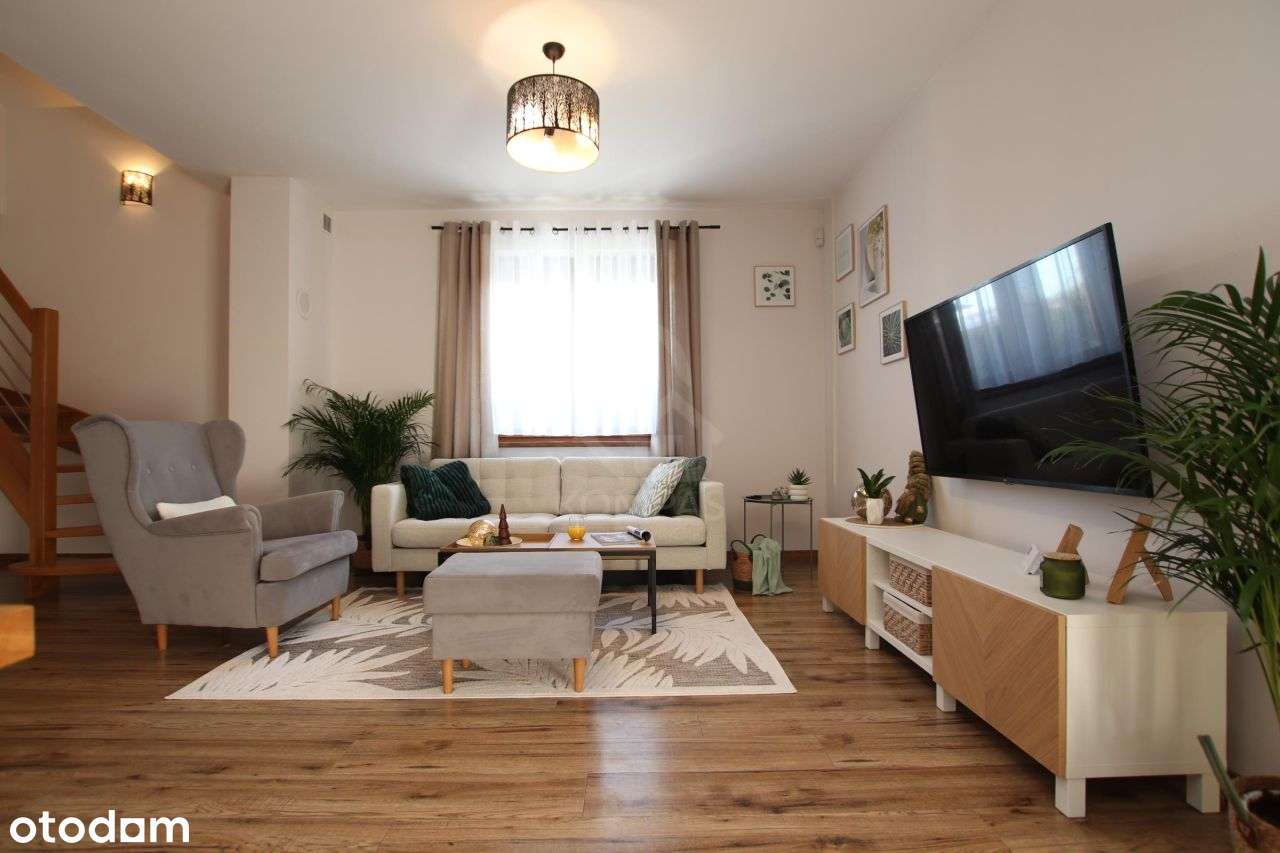 Dom z 2018r + garaż Do Wejścia - 500m do Pkp-4