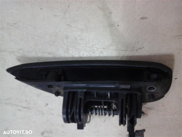 Maner usa Dacia Sandero An 2009 2010 2011 2012 2013 2014 - 3