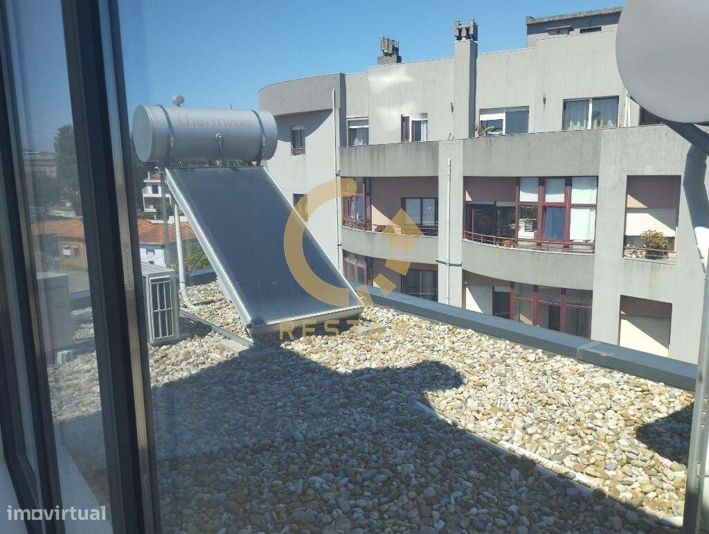 Apartamento T0 com Varanda e Garagem – Leça da Palmeira-16