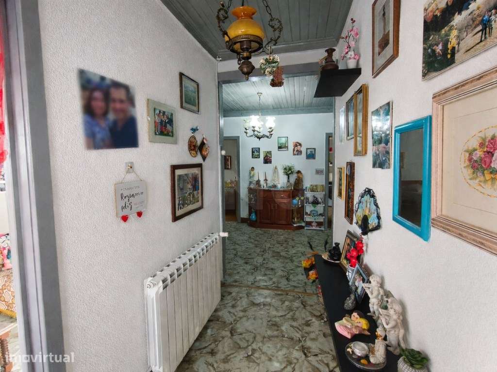 À primeira vista é uma casa como tantas outras. Na prática, é muito...-19