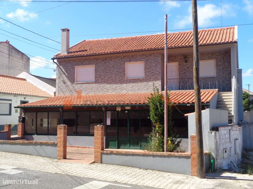 Moradia T3 com R/C destinado a Comércio a 5Kms das Caldas da Rainha-22