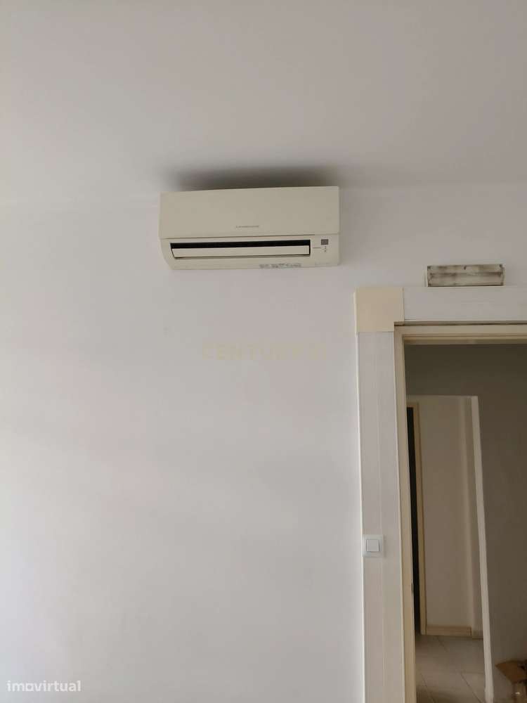 Apartamento com 75 m2 transformado actualmente em escritório-6