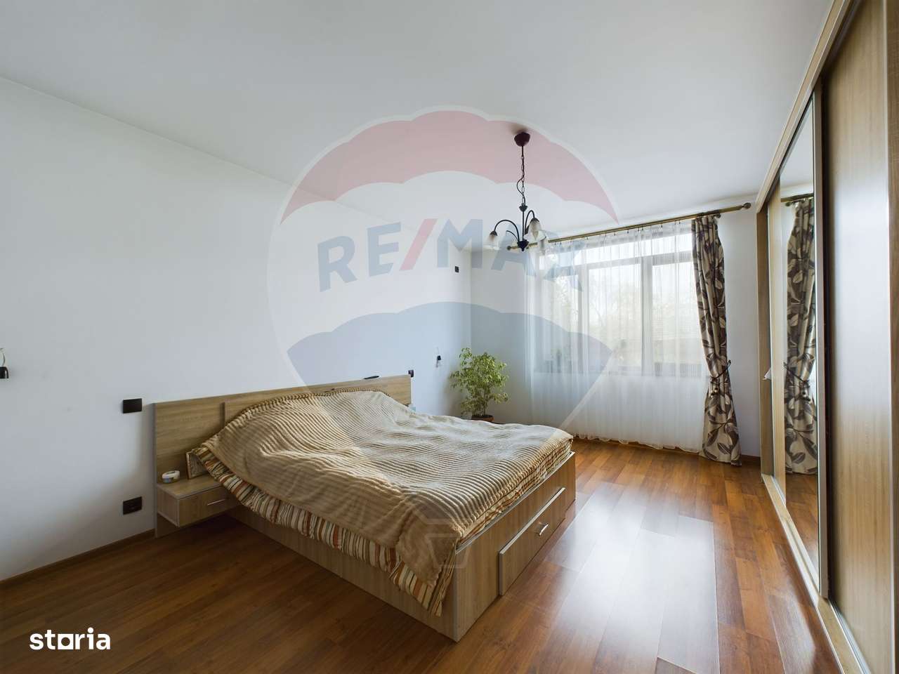 Vila cu 6 camere, teren 1200mp de vanzare- Varasti, la 4 km de Berceni - Imagine principală: 5/20