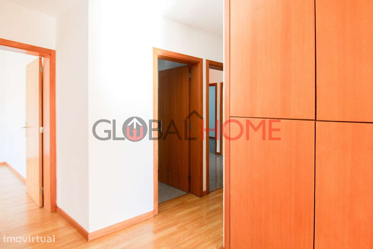 Apartamento T3 na Avenida da Carvalha-32