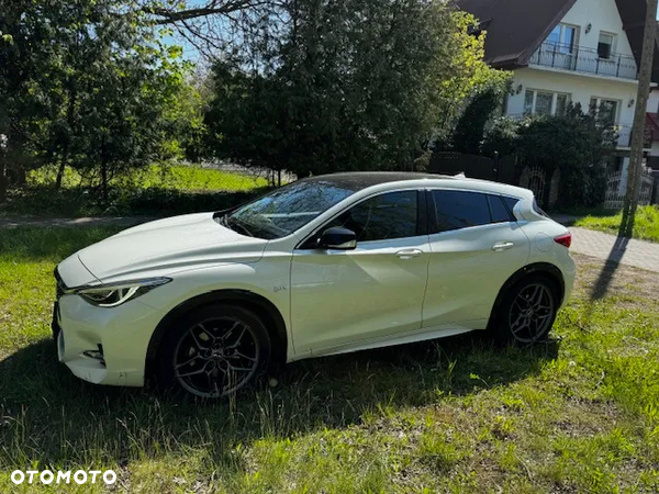 Infiniti Q30 2.0t Sport AWD 7DCT - 38