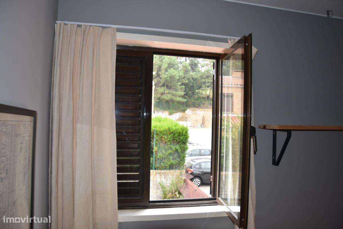 Quarto - localizado em Lordelo do Ouro Porto - Grande imagem: 3/8