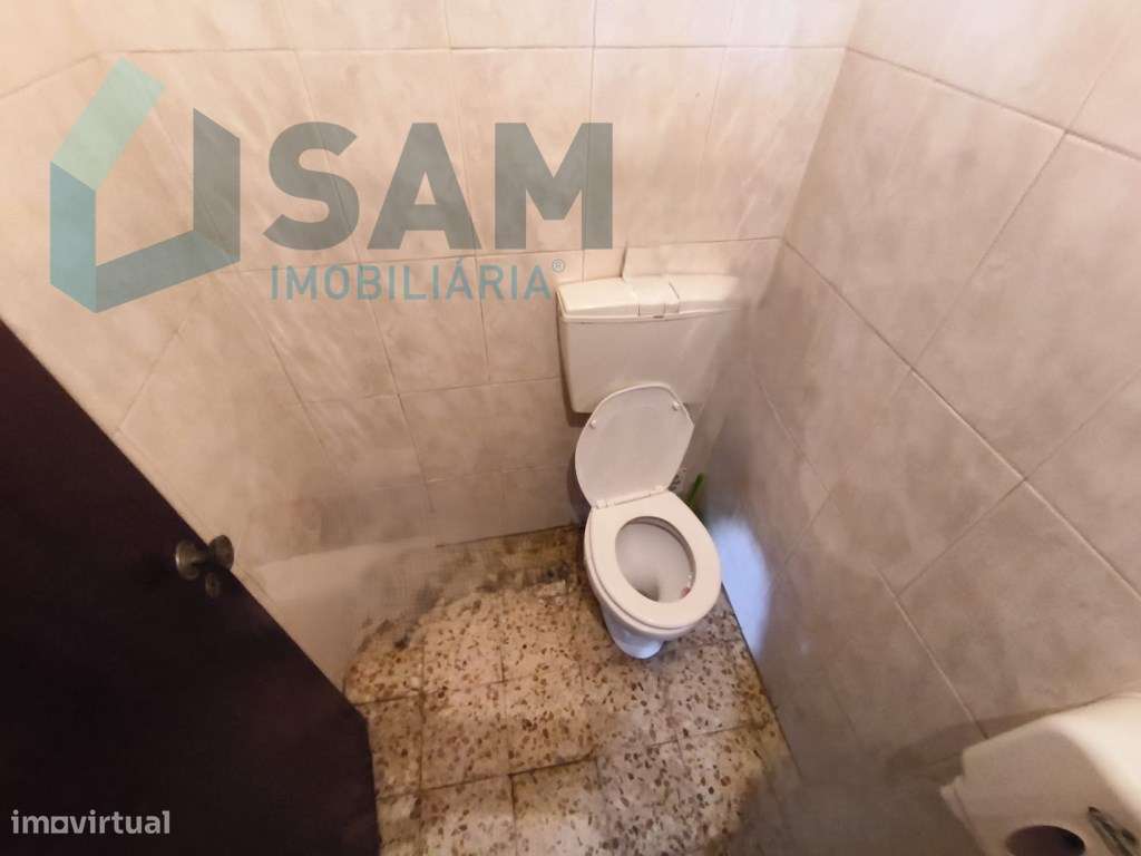 Mini Mercado em Zona Estratégica com Possibilidade de Novo Negócio-6