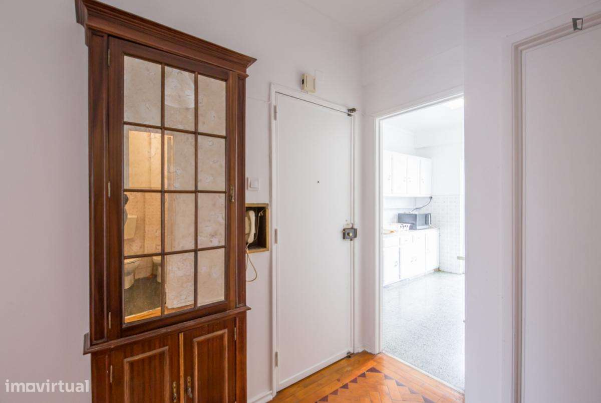 Quarto - localizado em Benfica Lisbon - Grande imagem: 3/6