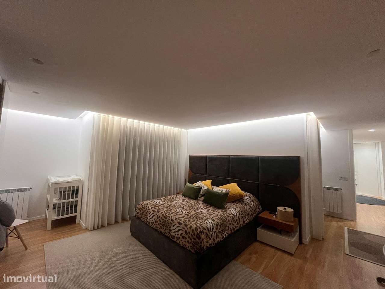 Moradia de Luxo com Piscina borda Infinita e 17.000 m² de Terreno-26