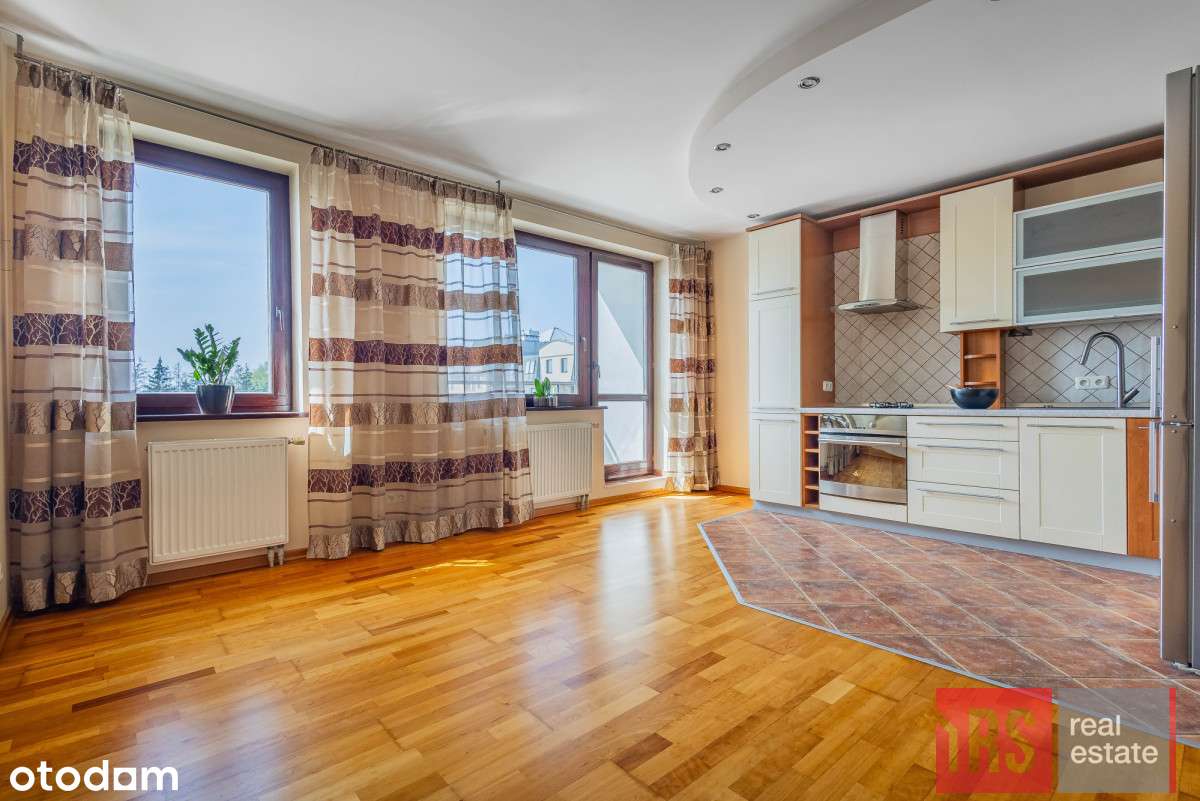 Dwupoziomowe mieszkanie, gotowe do wprowadzenia-1