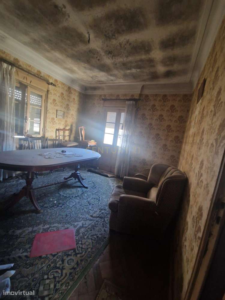 Apartamento 154m2 para remodelação total na Rua Santa Catarina - Porto - Grande imagem: 2/26