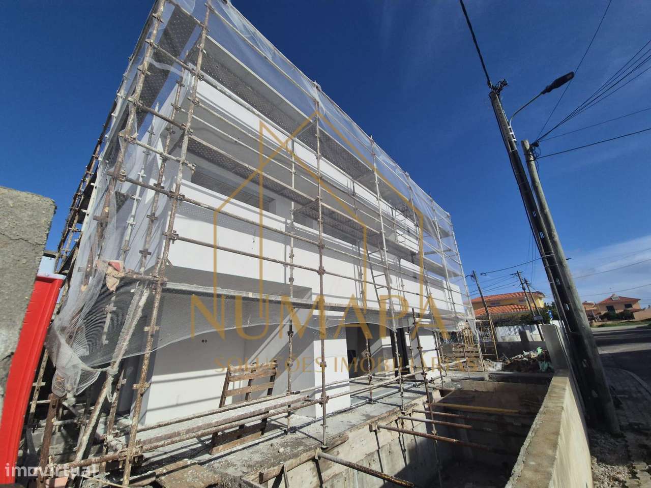 Moradia T4 com Piscina nos Foros Amora-6