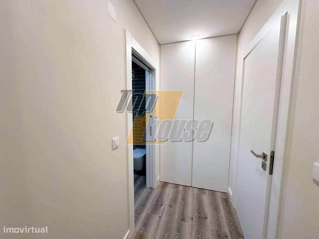 Apartamento T1 Novo a Estrear com Parqueamento - Junto à FCT NOVA-6