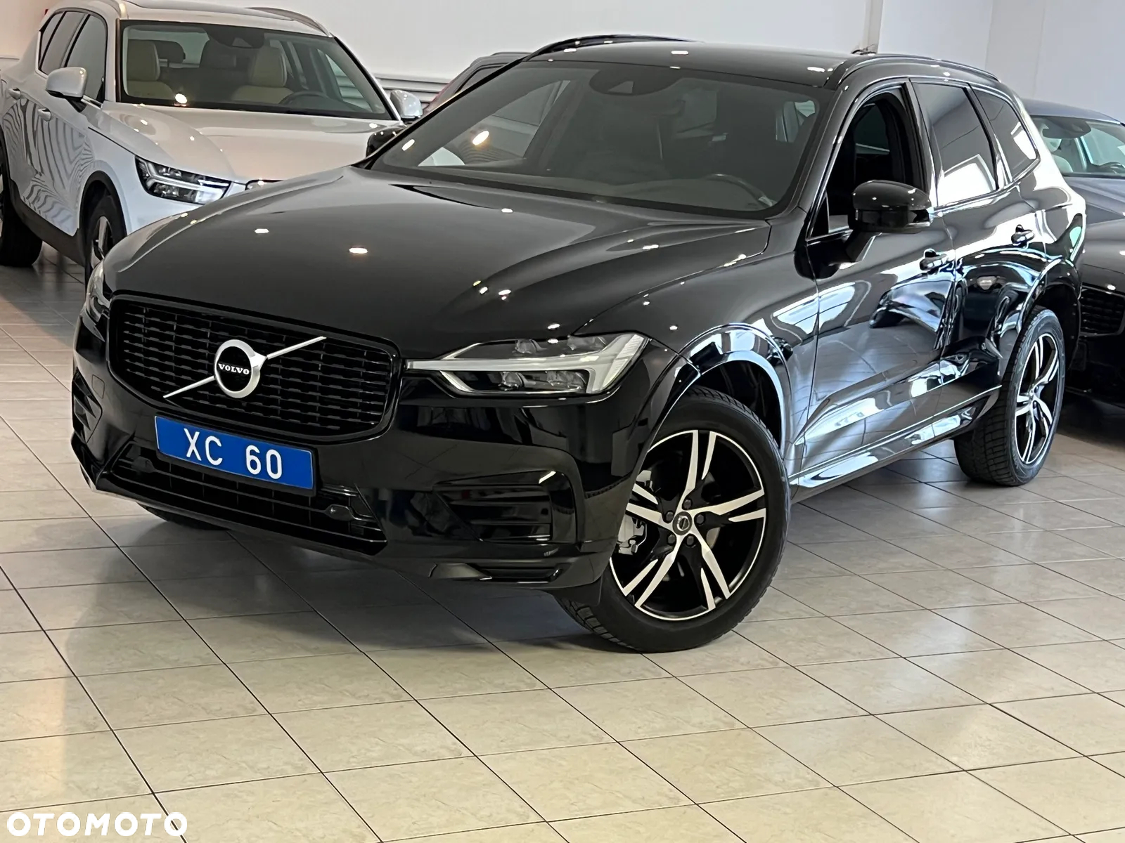 Volvo XC 60 B5 D AWD R-Design - 2