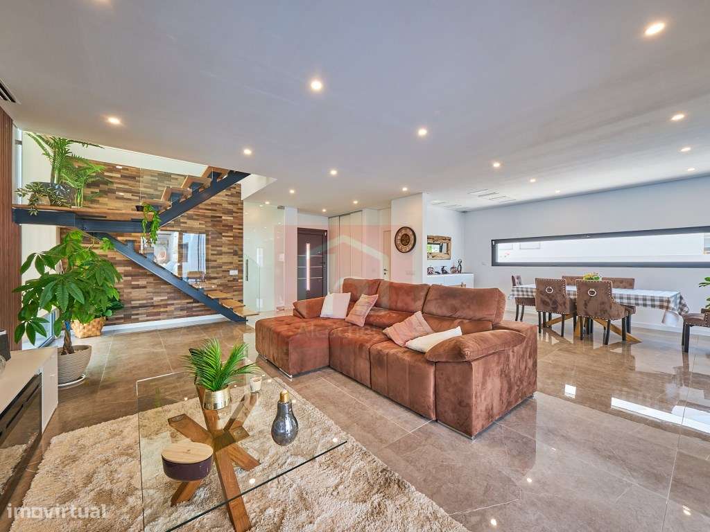 Moradia T5 de Luxo com Piscina Infinita Aquecida e Jacuzzi em Corte...-18