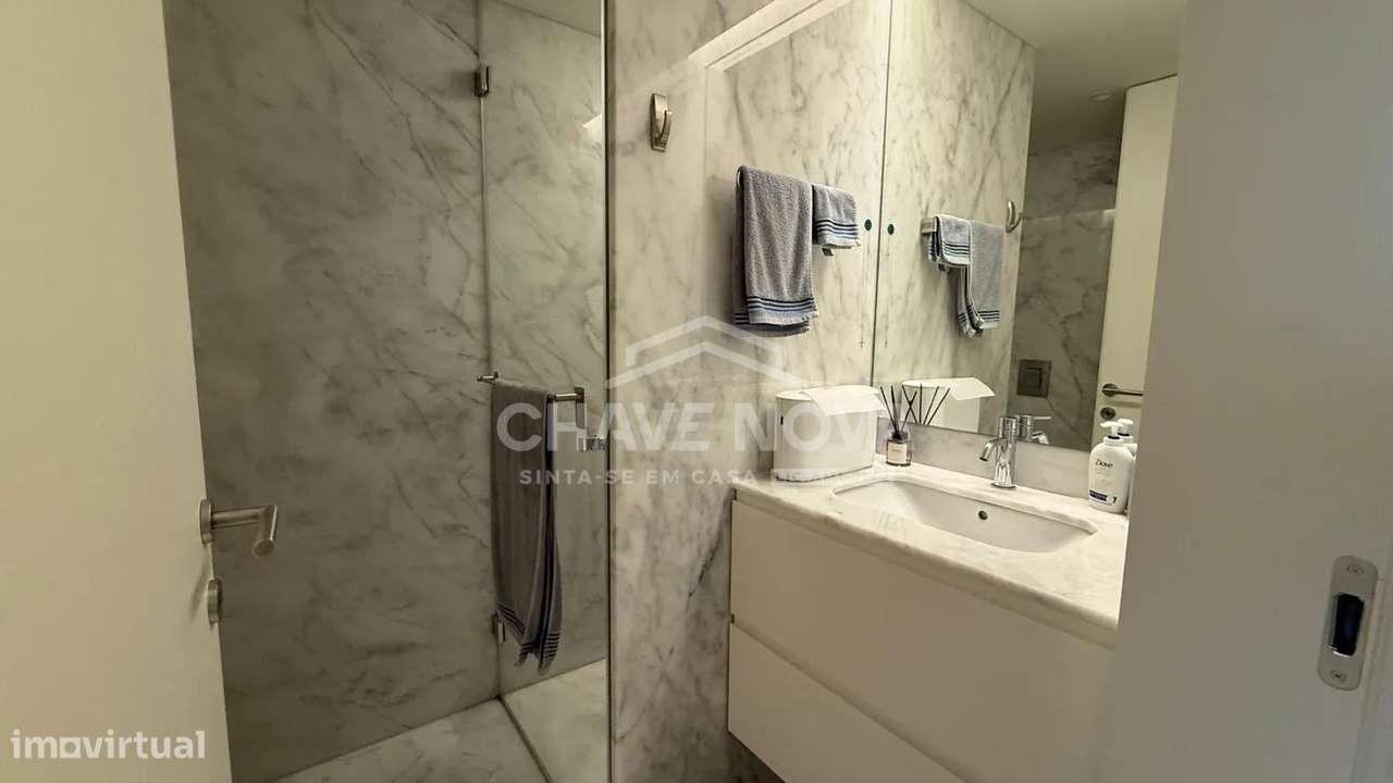 Apartamento t2 à venda na Rua António Bessa Leite-11