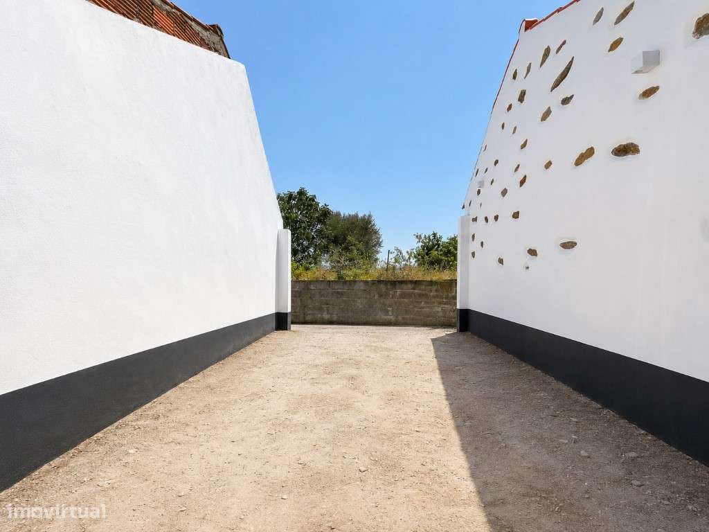 Refúgio D'Olival | Moradia T2+1 Totalmente Remodelada-31