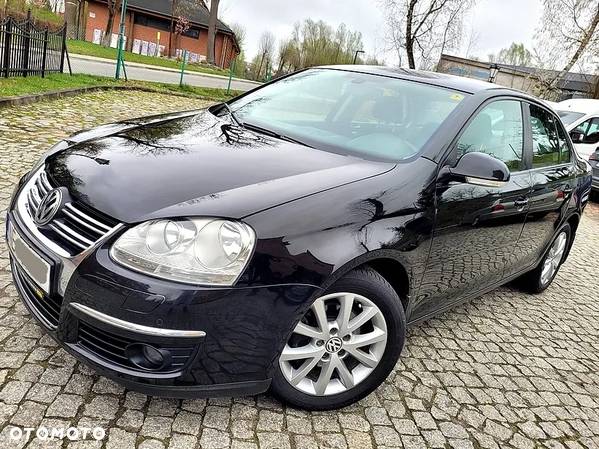 Volkswagen Jetta 1.4 TSI Comfortline - 1