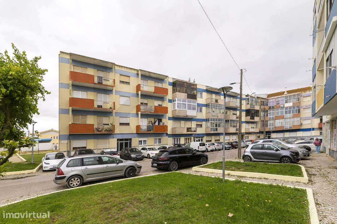 Apartamento T2 no Casal do Marco – Conforto, Luminosidade e Excelente-31