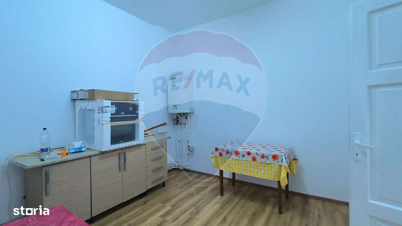 Casă cu 3 camere de vânzare în zona Centrală-13